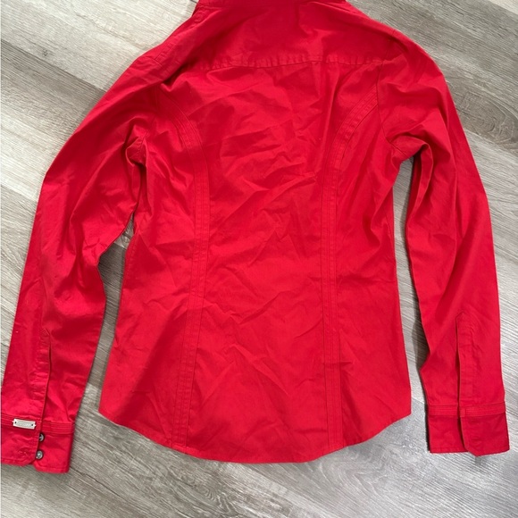 Express Essential Red Shirt - Picture 6 of 9